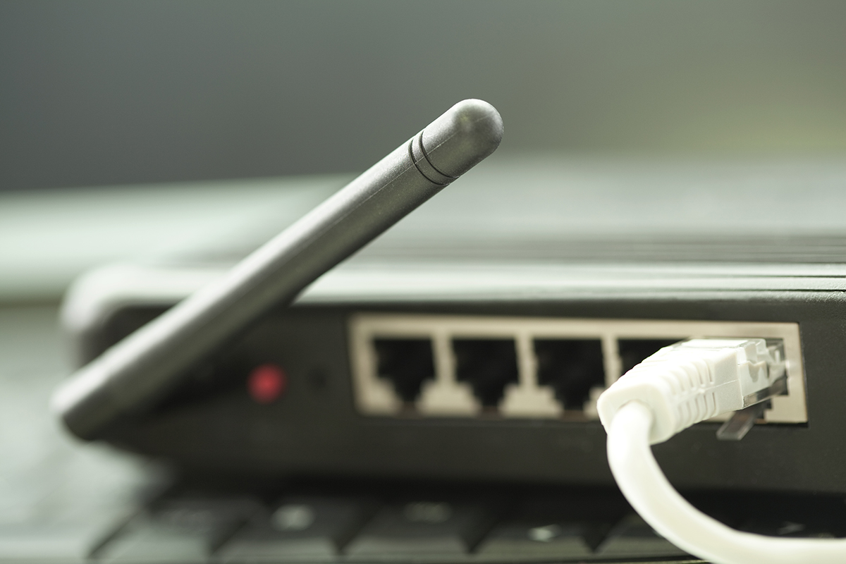 router wifi en artículo de reclamador sobre protección de red wifi