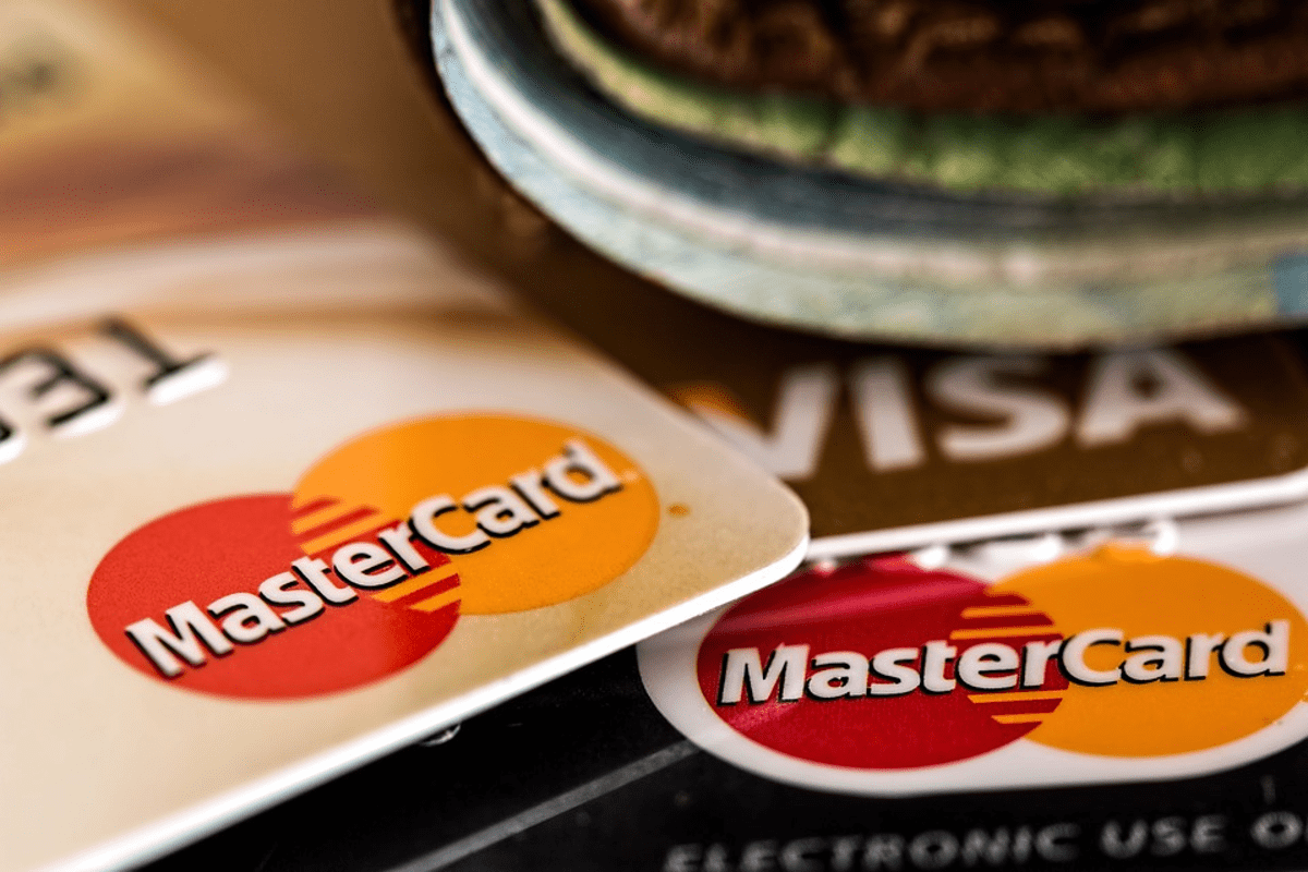 Tarjetas de crédito VISA para ilustrar artículo sobre los seguros de las tarjetas