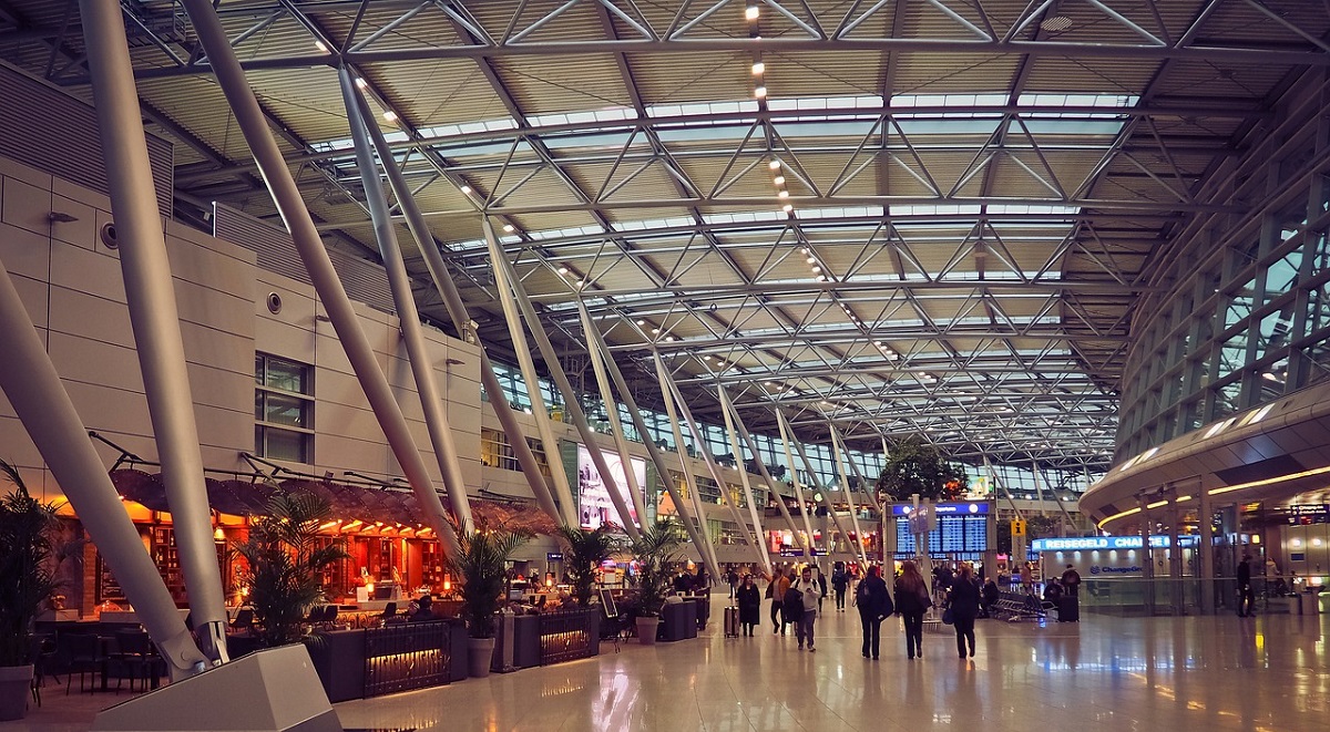 Problemas en los aeropuertos por falta de personal y otras incidencias