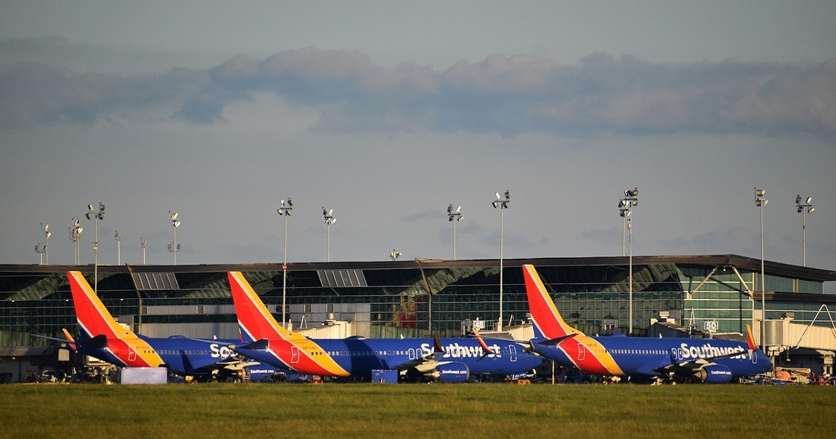 ¿Cuánto tiempo tiene que retrasarse un vuelo para poder pedir indemnización?
