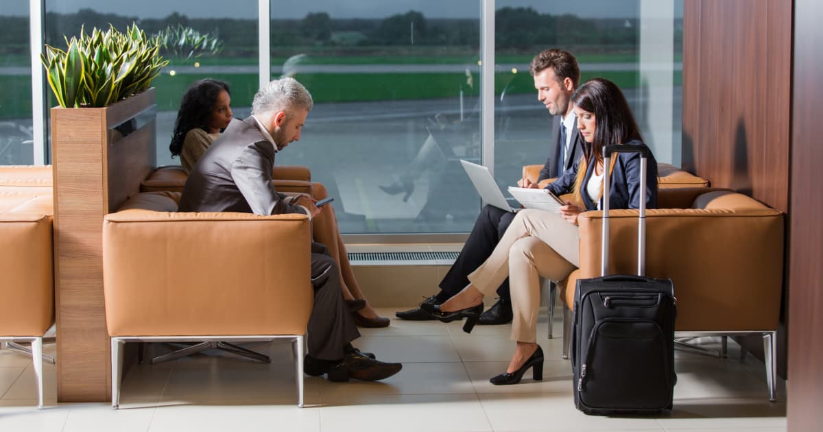 ¿Cómo se puede acceder a las salas VIP de los aeropuertos en España?
