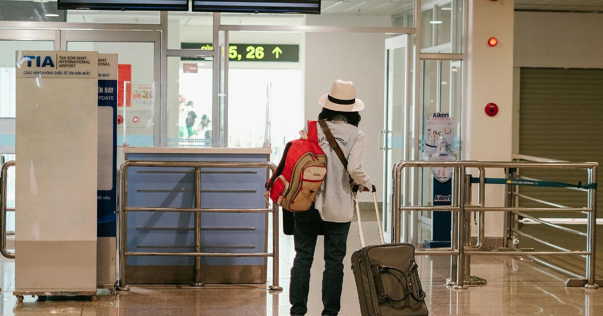 Truco para protegerse ante un overbooking: no te vayas de la puerta de embarque sin rellenar y que te sellen una hoja de reclamaciones