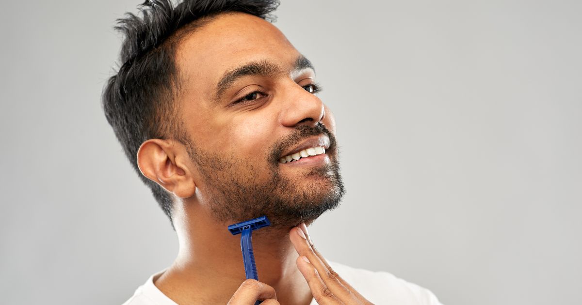 ¿Se pueden llevar cuchillas de afeitar en el avión? Equipaje de mano vs equipaje facturado