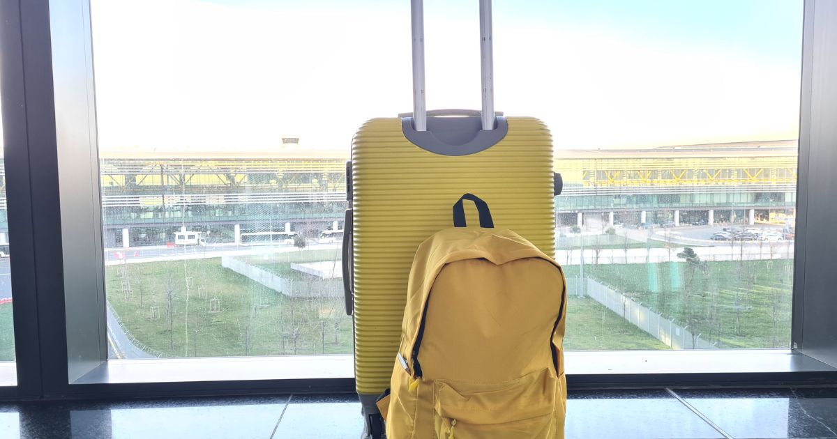 Equipaje de mano gratuito en Ryanair, Vueling, easyJet, Iberia&#8230; Medidas exactas 2025 y 2026