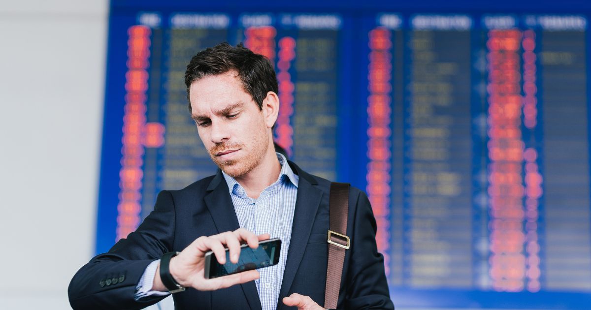 Retrasos y cancelaciones de vuelos suman el 90,5 % de las incidencias en viajes en avión