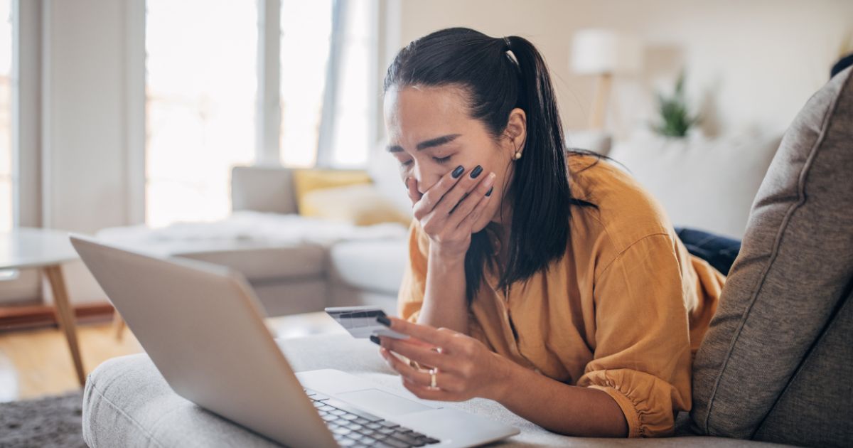 "Su paquete está retenido": La trampa del SMS de Correos, SEUR y otras empresas que busca vaciarte la cuenta