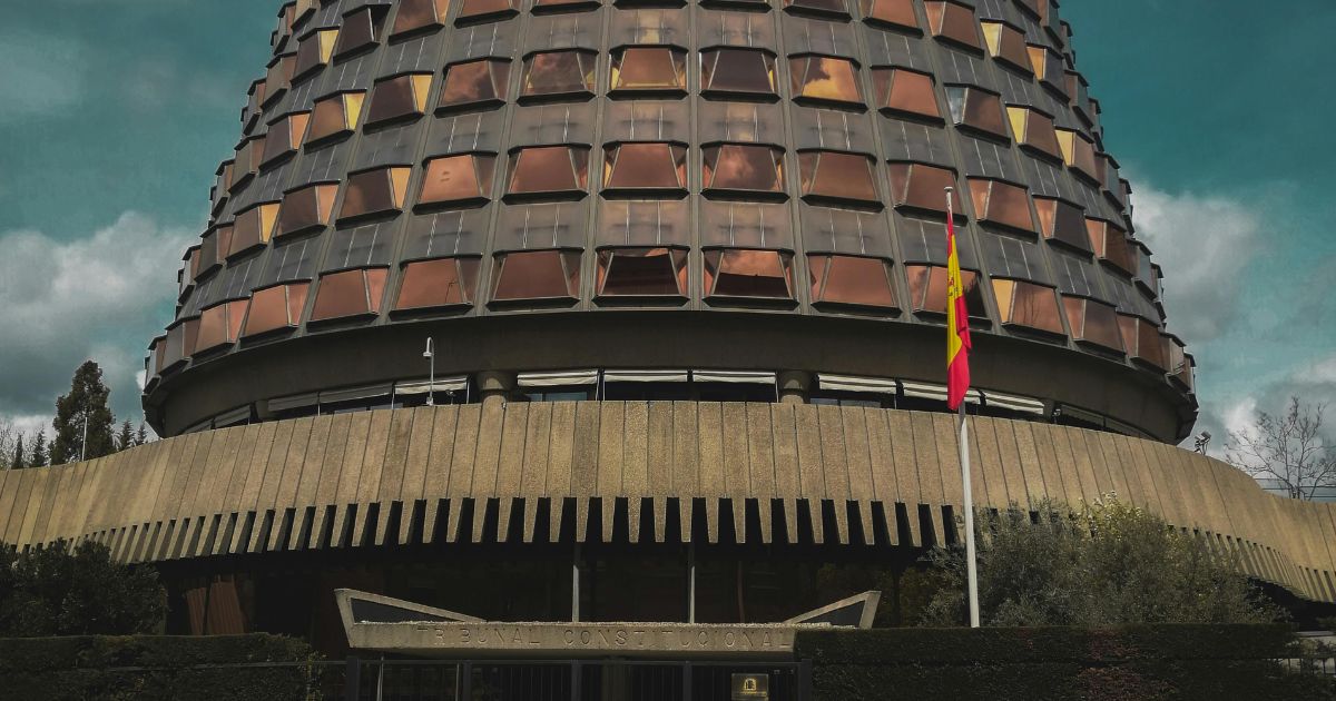Por si quedaban dudas, el Constitucional lo deja claro este 2026: Si la cláusula se declara nula, el consumidor no puede pagar los costes del procedimiento