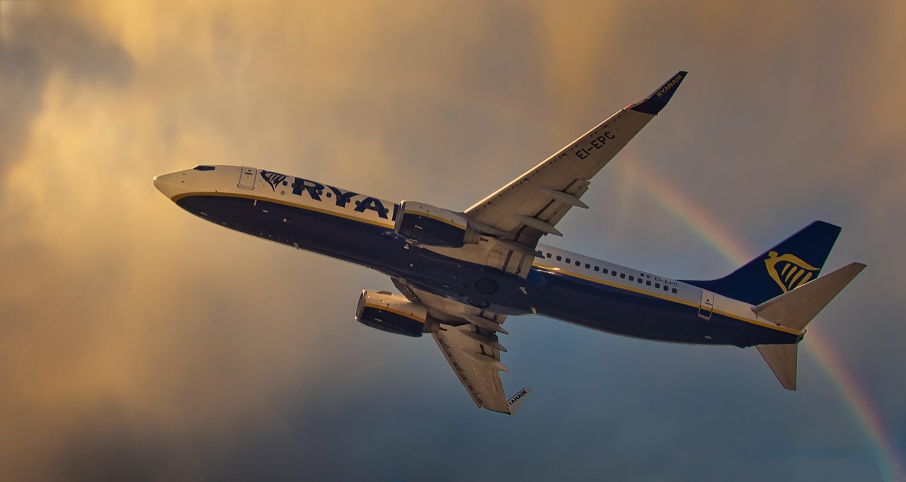 Cancelaciones de vuelos en Ryanair por subida del precio del combustible. Derechos de los pasajeros